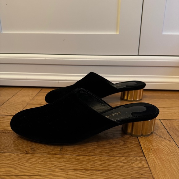 SALVATORE FERRAGAMO LIVORNO Low Heel Mules Black Velvet Gold Block Heel 7.5 - Picture 2 of 7